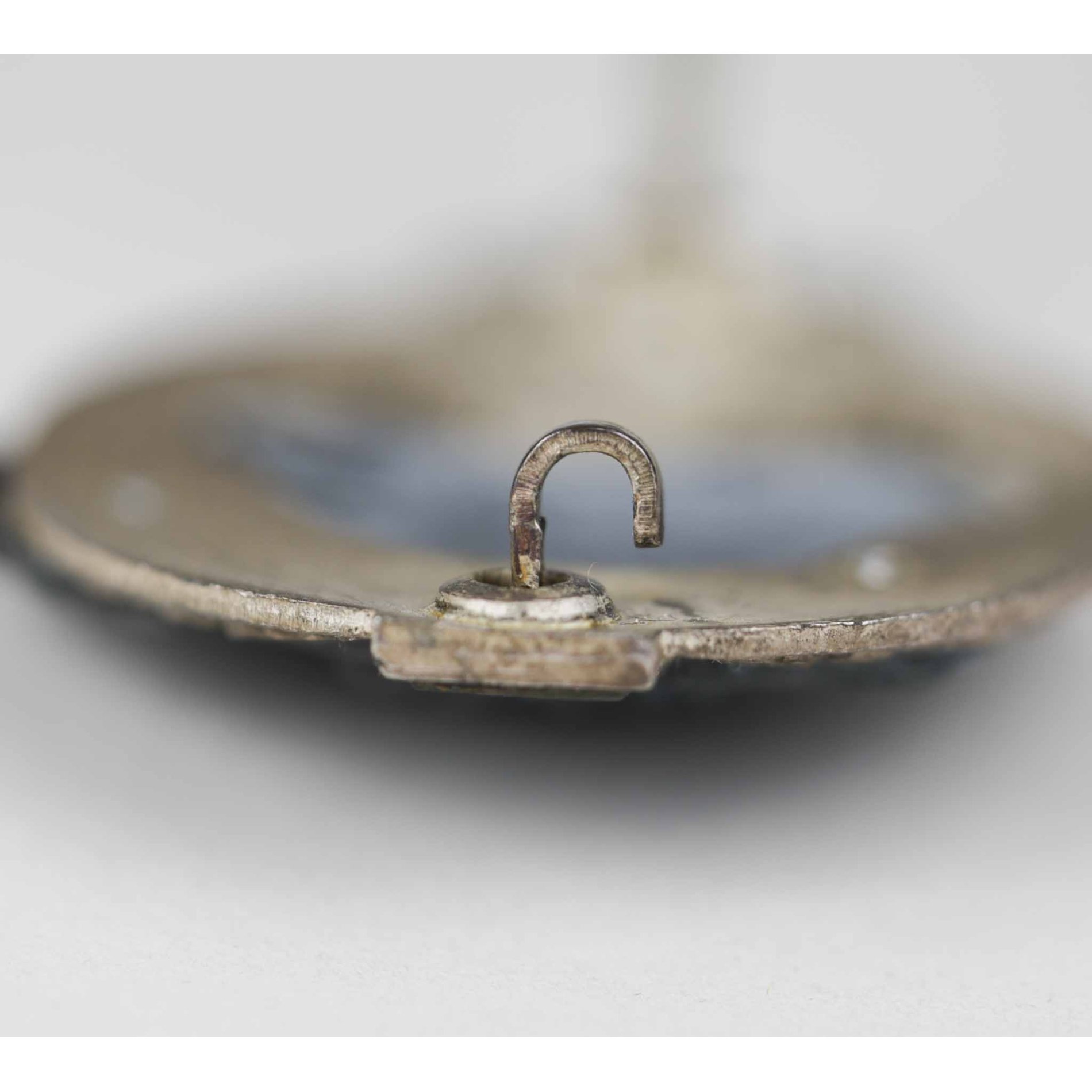 Panzerkampfabzeichen in Silber mit Einsatzzahl 25 (JFS) Ungetragen! — image 7