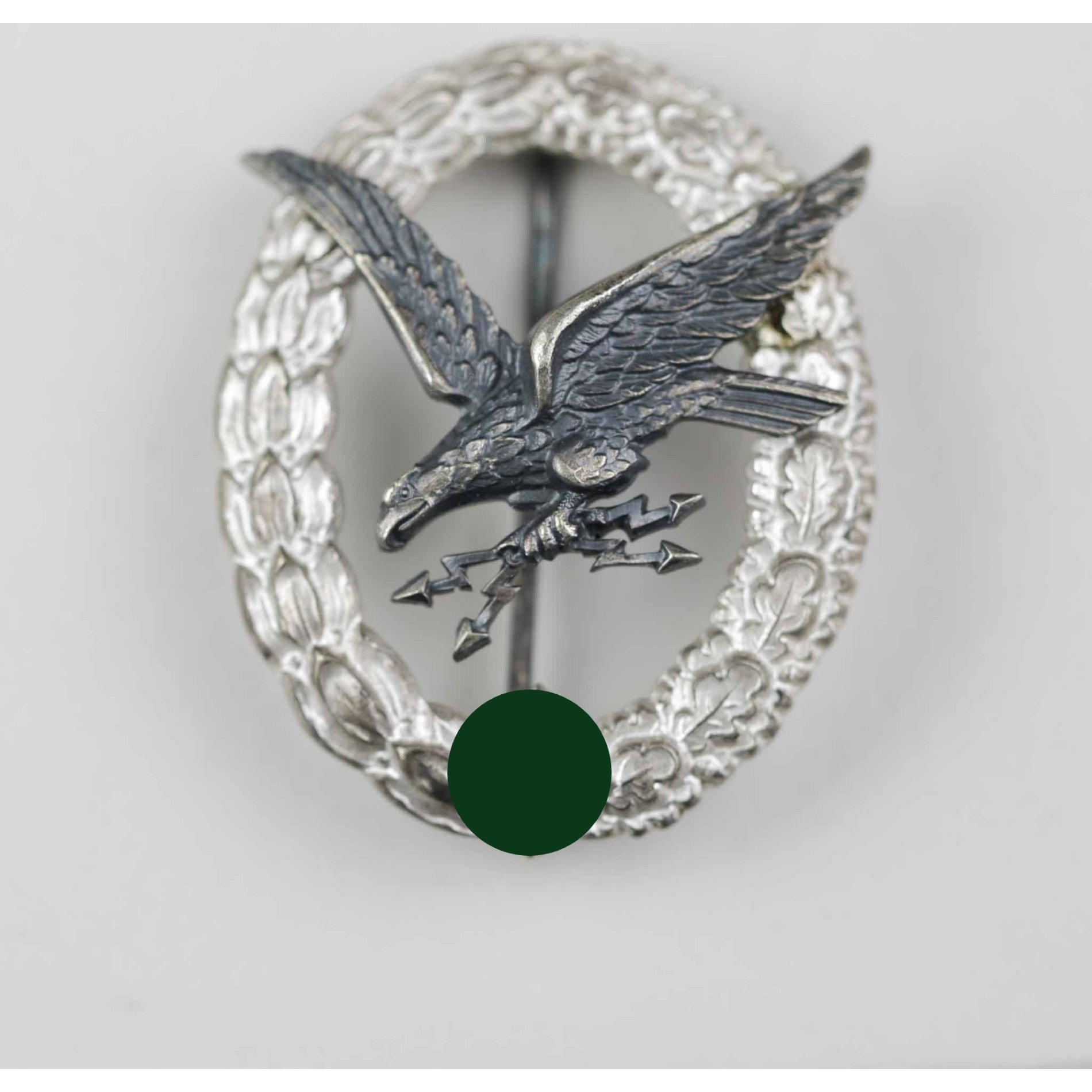 Luftwaffe Bordfunkerabzeichen Flieger Schützenabz. Assmann im Etui, Zustand 1 MINT — image 3