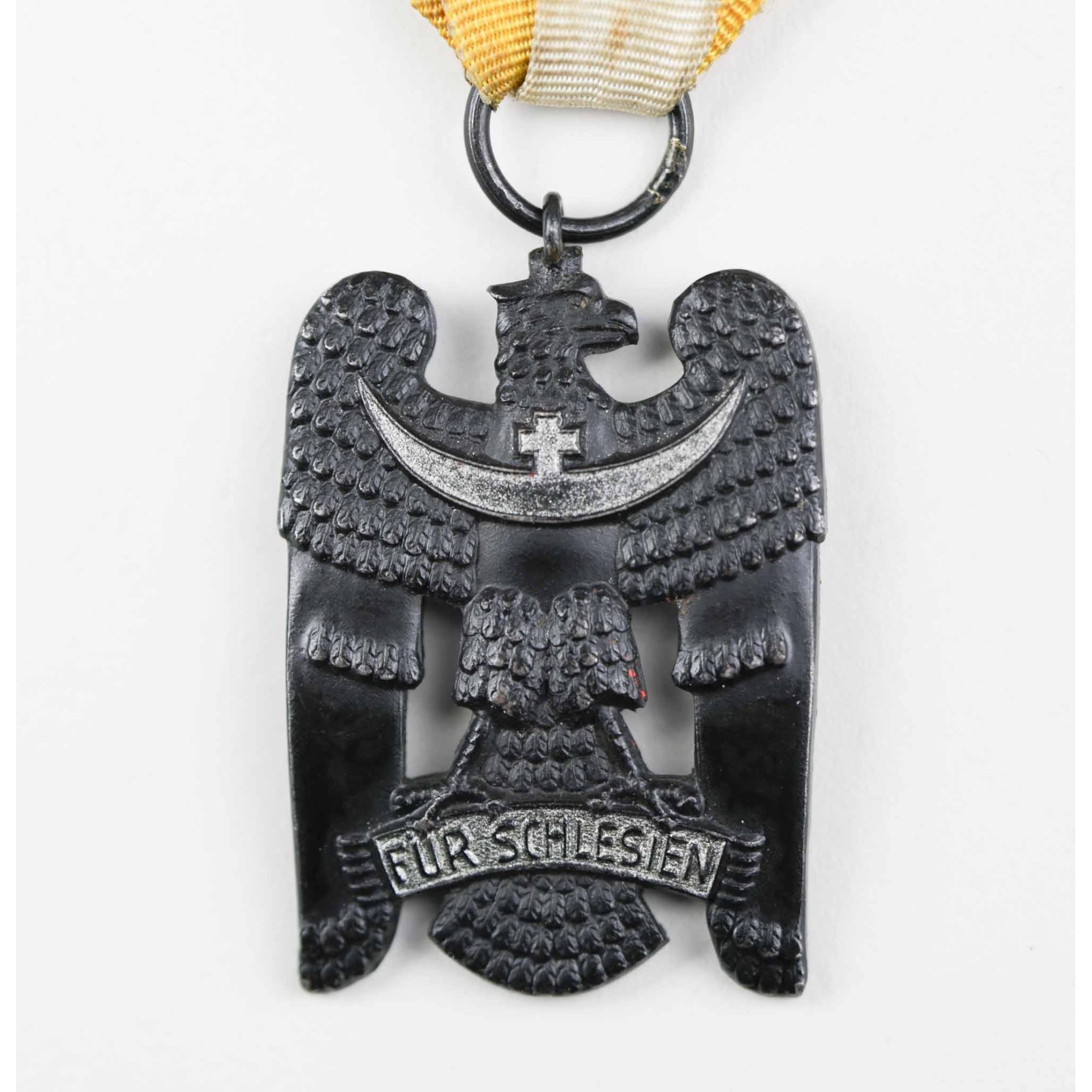 Schlesisches Bewährungsabzeichen 'Schlesischer Adler' 2. Klasse am Band — image 2