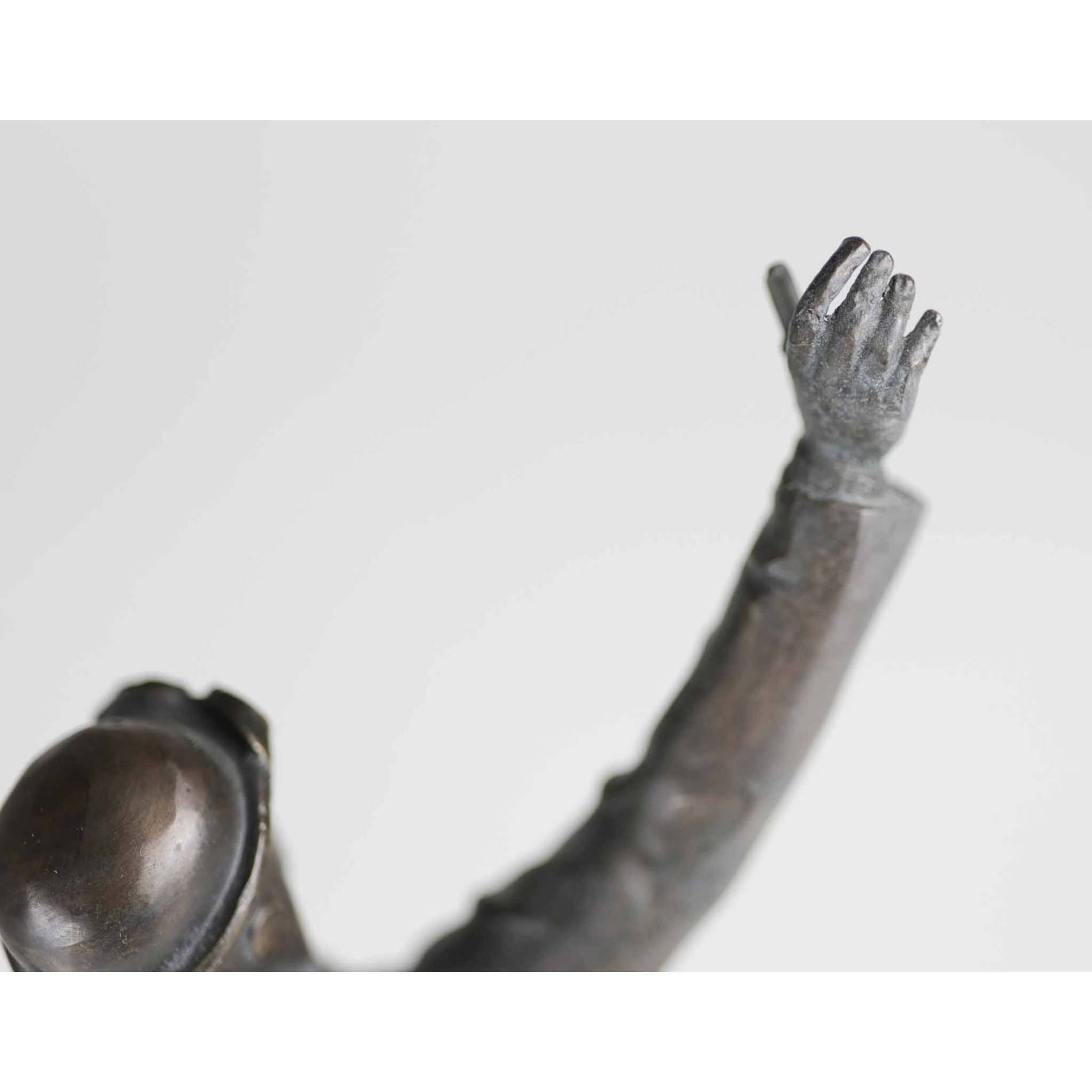 1.Weltkrieg Bronze Skulptur Flieger Pilot mit Propeller — image 9