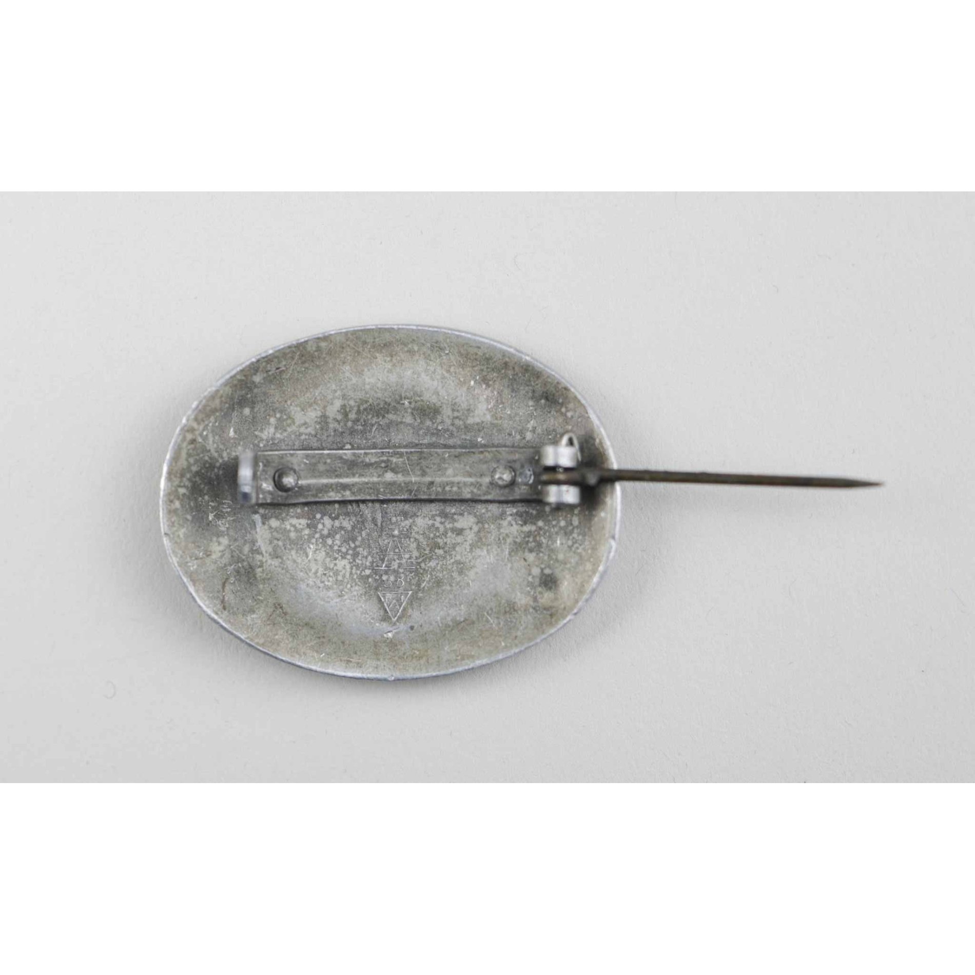 Reichsarbeitsdienst RAD Weibliche Jugend Brosche Hst. 'A' — image 3