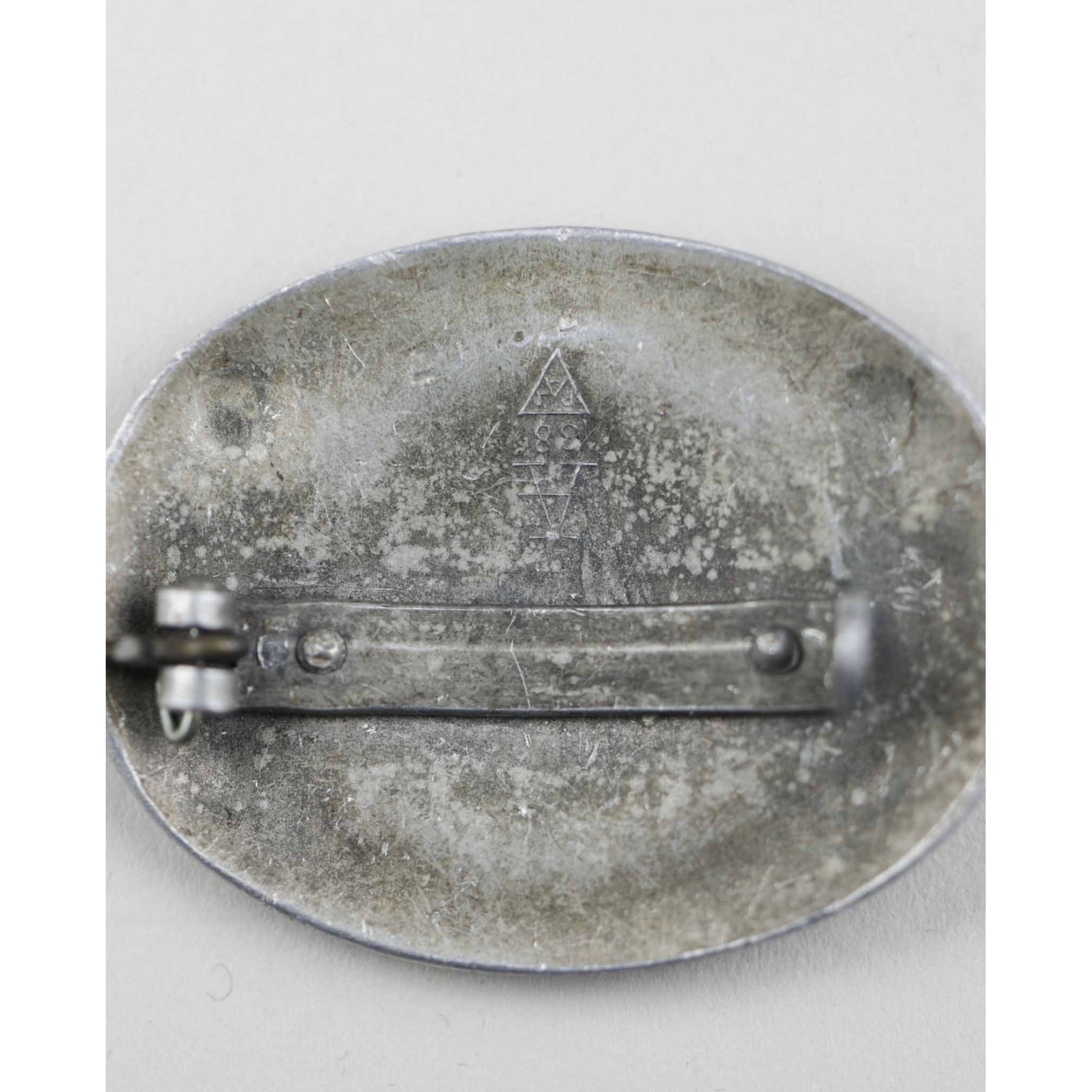 Reichsarbeitsdienst RAD Weibliche Jugend Brosche Hst. 'A' — image 4