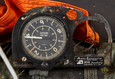 Veteran Bring Back US Vietnam Vintage Reserve Pilot Parachute DISPLAY Pack — image 2