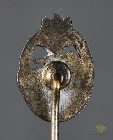 German WWII Tank Assault Stick Pin in Silver — image 3