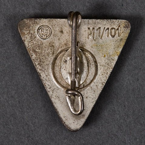 Third Reich Deutsches Frauenwerke Membership Pin — image 2
