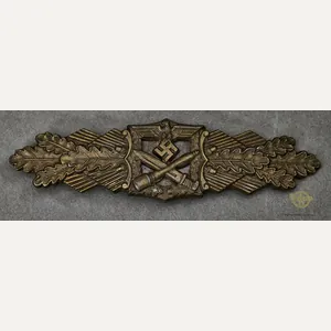 German WWII Close Combat Clasp in Bronze