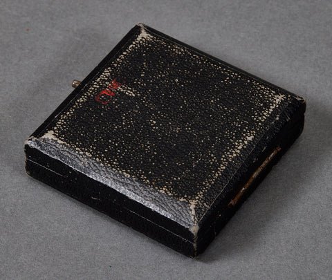 German WWII Cased Screw Back Iron Cross First Class 1939 — image 3