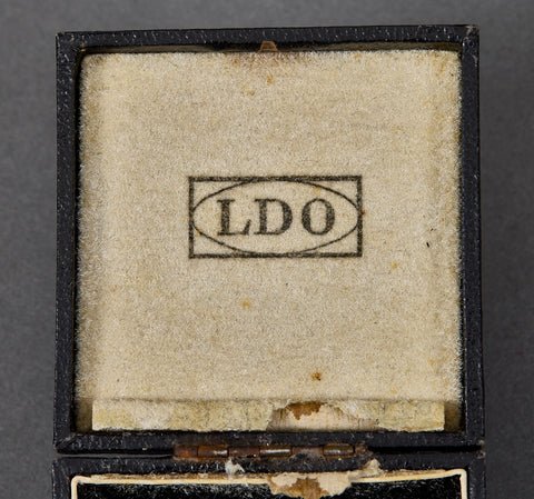 German WWII Cased Screw Back Iron Cross First Class 1939 — image 5