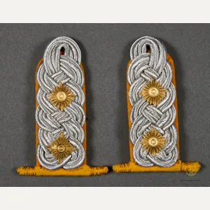 German WWII Luftwaffe Flight or Paratrooper Oberst Summer Shoulder Boards