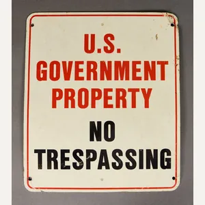 United States Property No Trespassing Sign