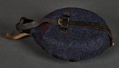 German WWII M31 HJ Canteen — image 2