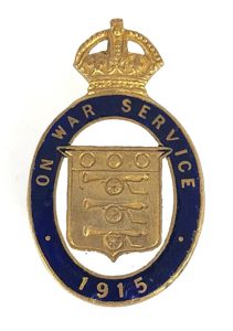 WW1 On War Service 1915 munition workers enamel badge J.R.GAUNT …