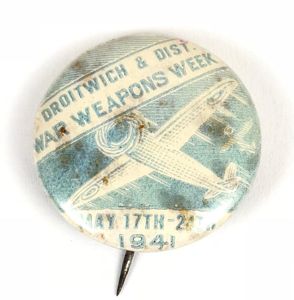 Droitwich & Dist. War Weapons Week 1941 fundraising tin button …