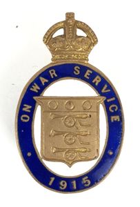 WW1 On War Service 1915 munition workers enamel badge J.R.GAUNT …