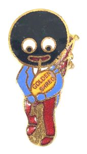 Robertsons Golly bagpiper white waistcoat advertising badge F&S DIE C