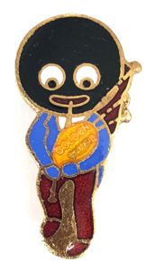 Robertsons Golly bagpiper white waistcoat advertising badge Fattorini & Sons