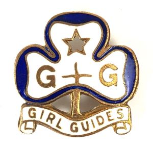Girl Guides Cadet Rangers trefoil promise badge Collins London