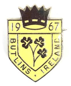 Butlins 1967 Mosney Ireland holiday camp shamrock badge