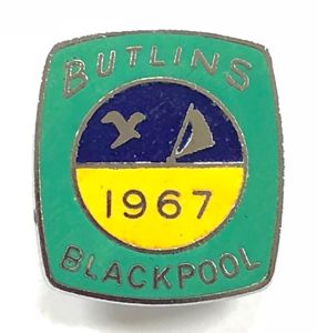 Butlins 1967 Blackpool holiday camp bird & boat badge