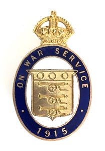 WW1 On War Service 1915 munition workers enamel badge J.R.GAUNT …