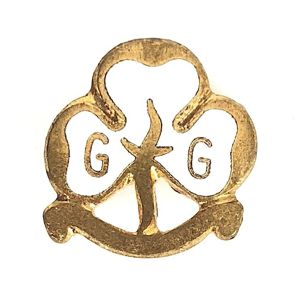 Girl Guides MINIATURE trefoil promise badge by Melson Products