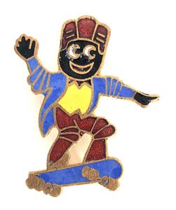Robertsons 1970s Golly skateboarder advertising badge
