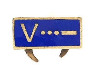 Churchills V For Victory morse code home front badge