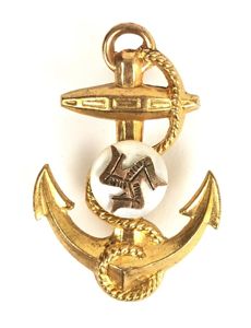 Isle of Man Souvenir Mother of Pearl Gilt Anchor Brooch