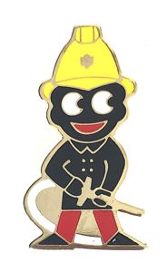 Robertsons 1980 Golly Fireman advertising badge long hose nozzle