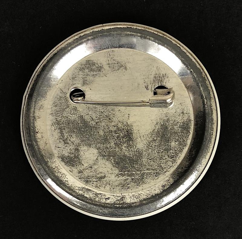 Robinsons I'm Golly ! Buy Me large tin button badge Black Bowtie — image 2