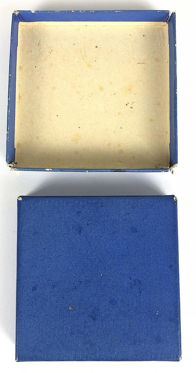 WW2 Air Raid Precautions Services ARP lady warden blue badge box — image 2