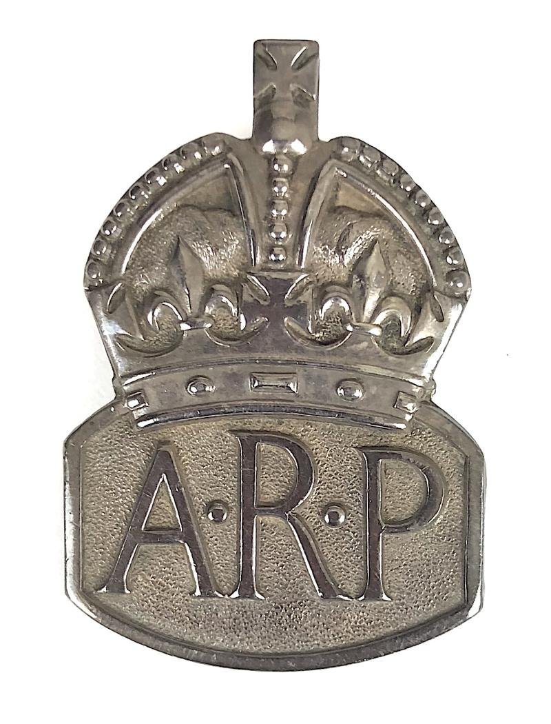 Air Raid Precautions 1938 silver male warden ARP badge in box of issue — image 2