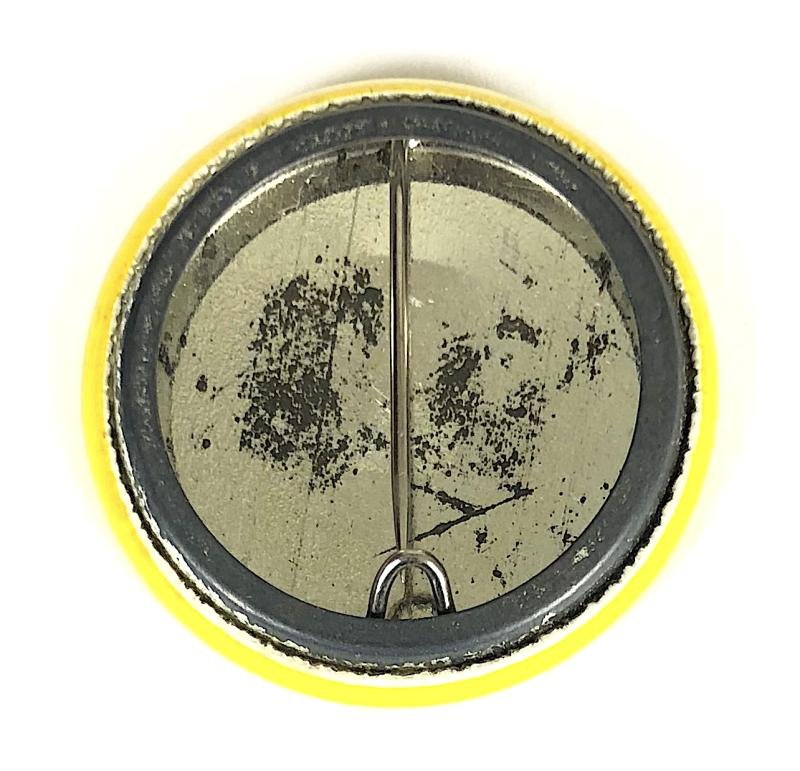 1967 Warners Holiday Camp promotional tin button badge — image 2
