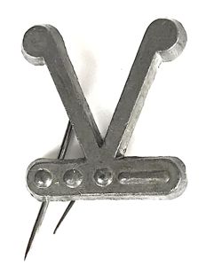 WW2 Churchills V For Victory morse code home front badge