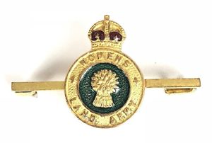 WW2 Womens Land Army WLA official tiepin badge