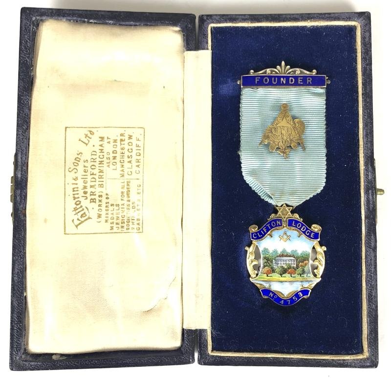 Masonic No 4753 Clifton Lodge 1925 Silver Founder Jewel & Case
