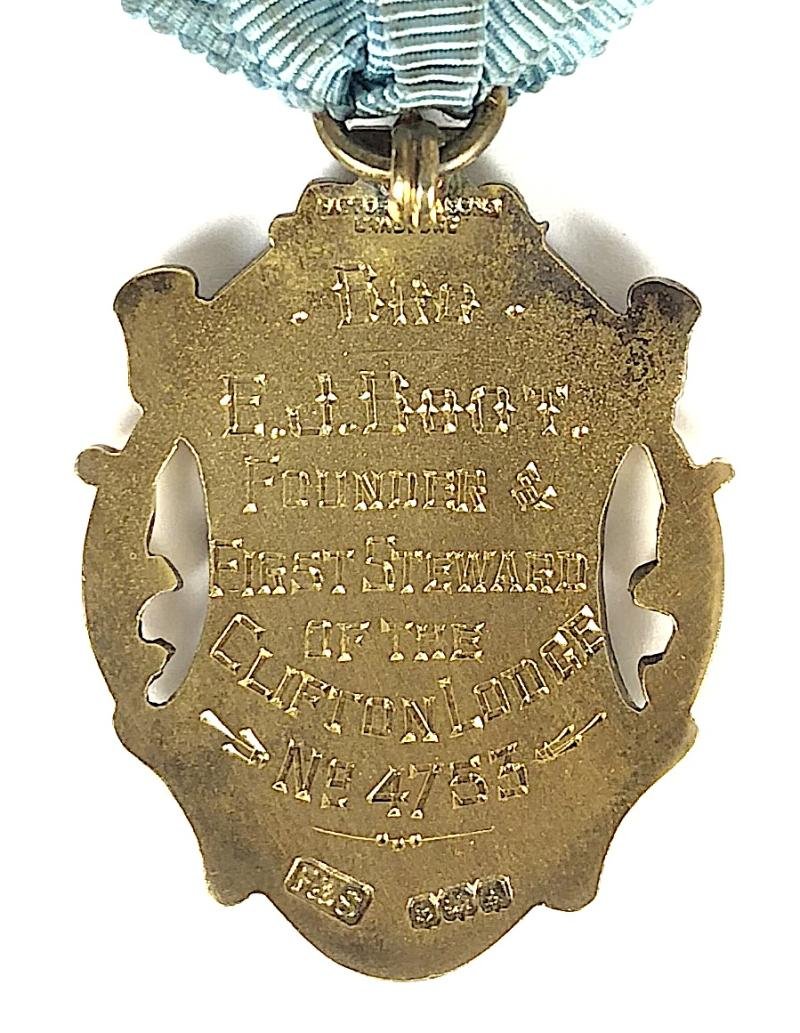 Masonic No 4753 Clifton Lodge 1925 Silver Founder Jewel & Case — image 3