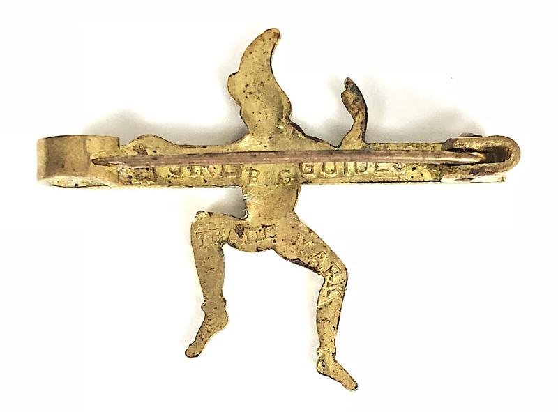 Brownie Guide pixie pre war promise badge — image 2