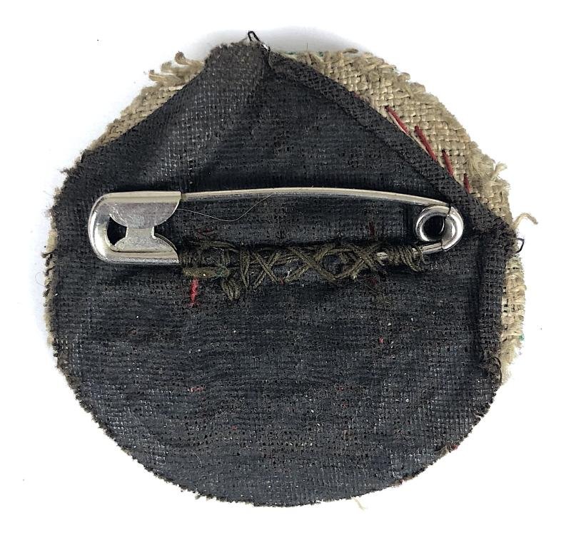 WW1 Womens Land Army LAAS felt cloth overall coat badge — image 2