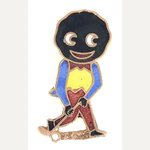 Robertsons 1970s Golly hockey player advertising badge R.E.V.Gomm