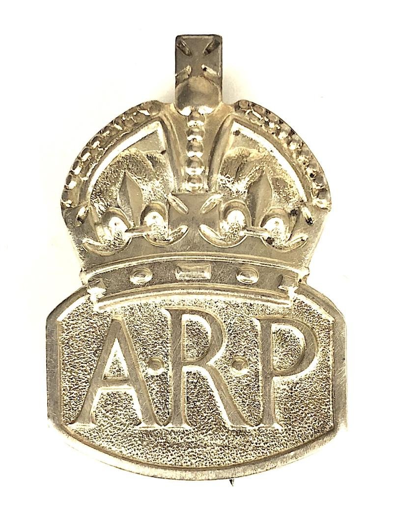 Air Raid Precautions 1938 silver lady warden ARP badge and box — image 2