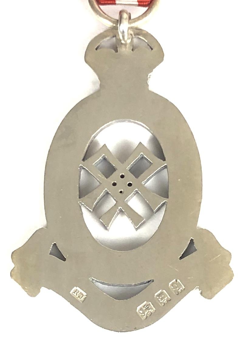 Territorial Army Nursing Service TANS 1931 silver tippet badge — image 2