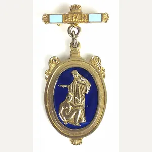 Royal Masonic Hospital gilt and enamel nurses badge