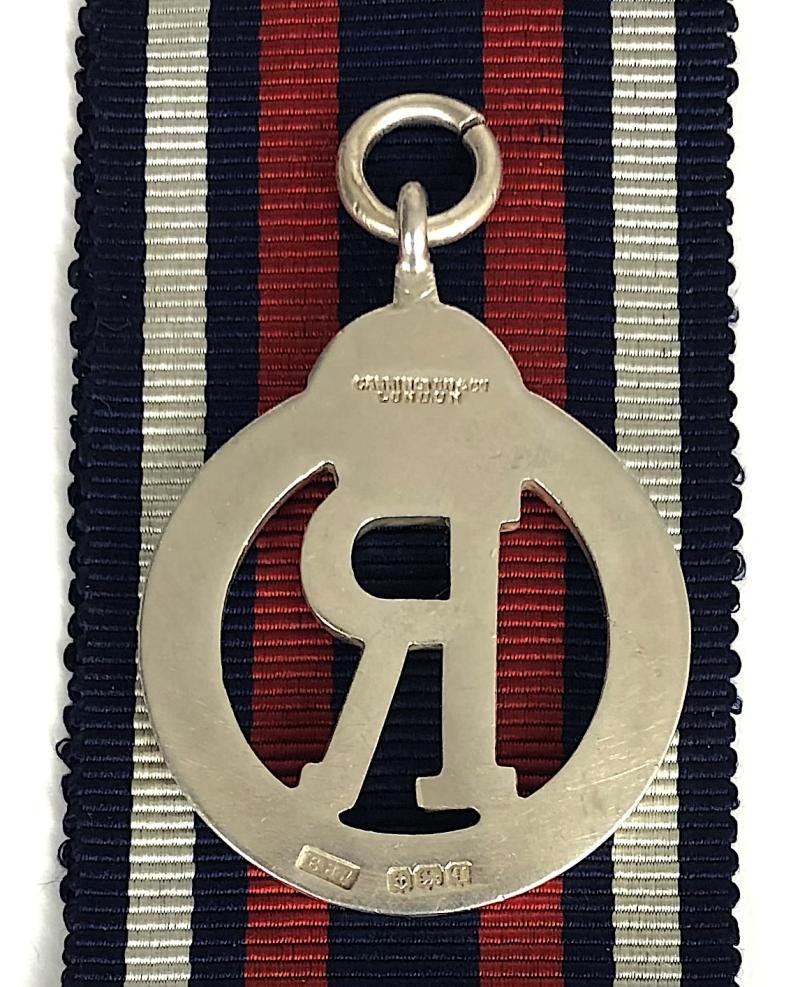 Queen Alexandras Imperial Military Nursing Service Reserve QAIMNSR 1915 Silver Medal — image 2