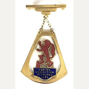1938 Empire Exhibition Scotland souvenir brooch