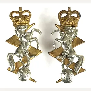 Royal Electrical & Mechanical Engineers REME pair of collar badges