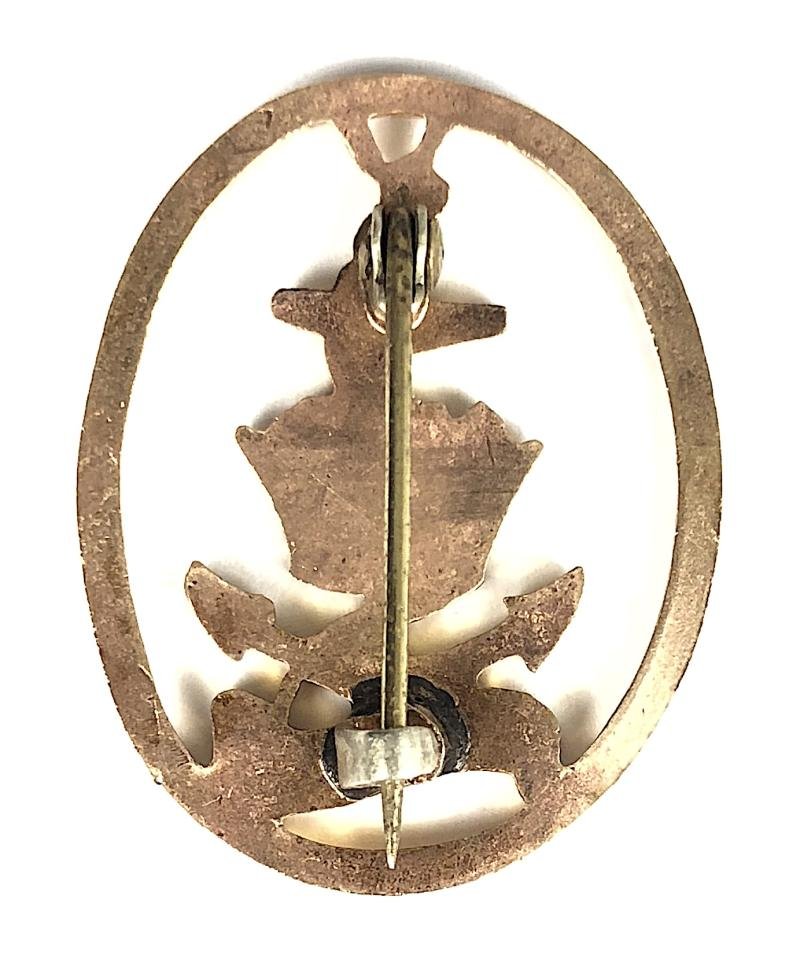 WW2 Womens Royal Naval Service WRNS gilt and enamel sweetheart brooch — image 2