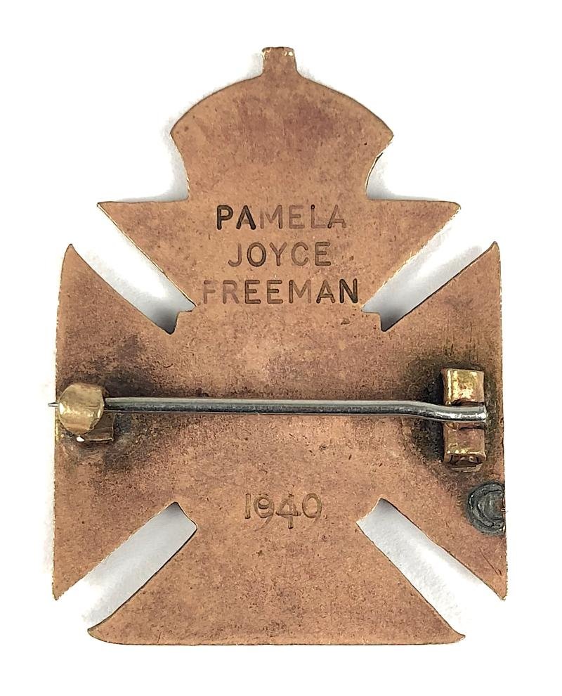 1949 King Edward VII Hospital Windsor Nurses Badge — image 2