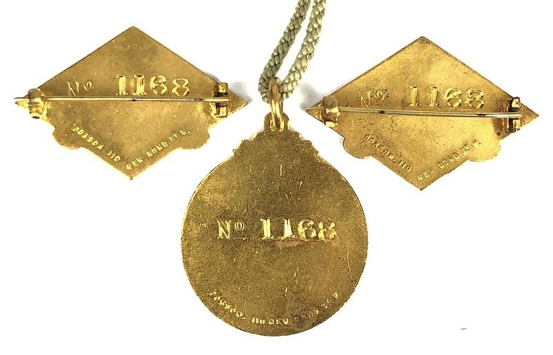 Brooklands Automobile Racing Club BARC 1912 set of cased badges — image 3