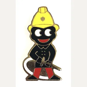 Robertsons 1980 Golly Fireman advertising badge long hose nozzle